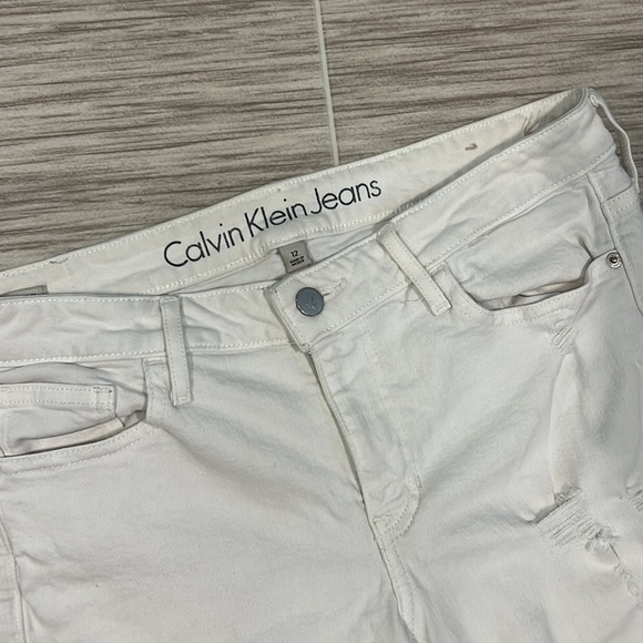 Calvin Klein White Ripped Capris/Cropped Jeans - 12 - Picture 2 of 7